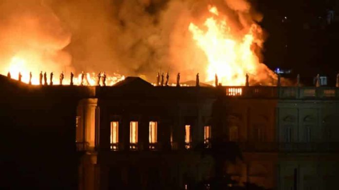 incendio-museo-brasil-363027