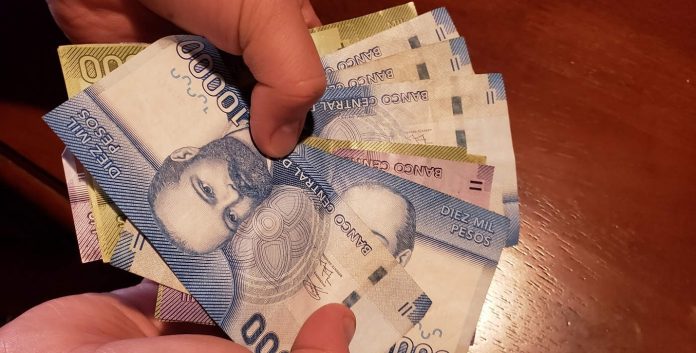 Pesos Chilenos