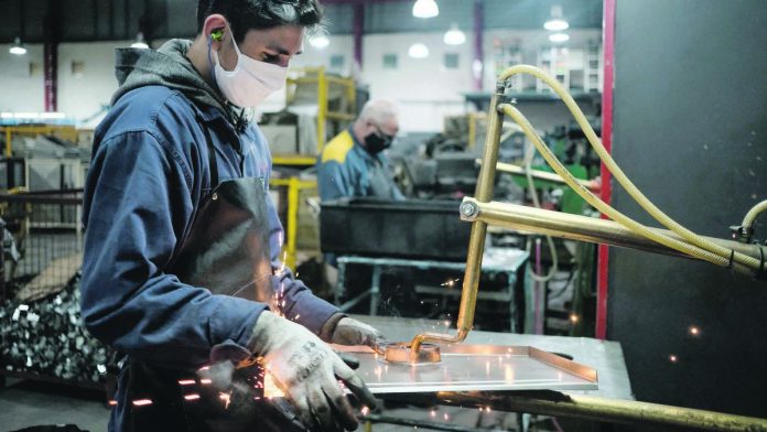 cada-2-deseptiembre-se-conmemora-el-pais-el-dia-la-industria