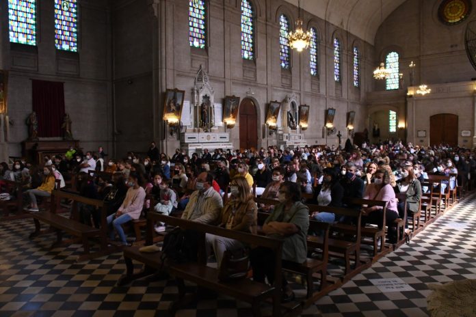 coronavirus-iglesia-misa