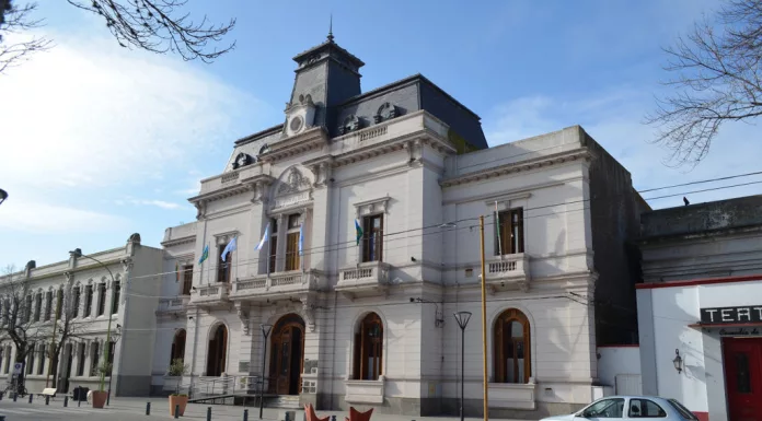 Municipalidad de Saladillo || Los empleados municipales percibirá un incremento fijo de $55.000
