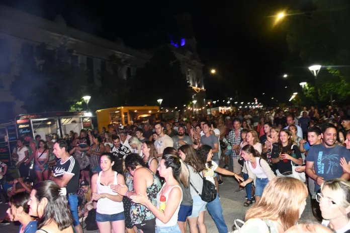 calle+libre-saladillo-noche-jovenes