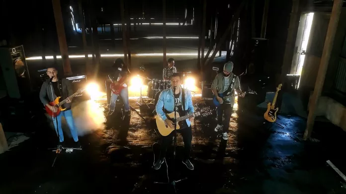 Flapper videoclip "Perdidos en la noche".