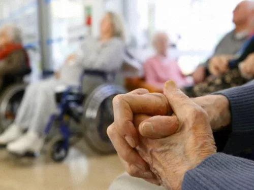 En-los-últimos-dos-años-se-duplicó-la-cantidad-de-geriátricos-habilitados-ilustrativa-3