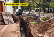 Realizan el recambio de cañería de cloacas que se encontraba roto en calle Almafuerte entre Cabral y Taborda