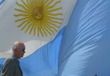 “La Argentina jamás debe renunciar a sus derechos sobre MALVINAS. Como decía José Hernández: “ Estos derechos no se prescriben jamás»