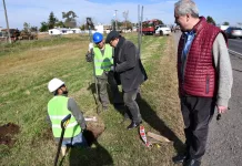 El Intendente Municipal Ing. José Luis Salomón realizó una recorrida en la obra de iluminación de la Ruta 205