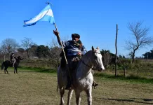 Galería De Fotos || se llevó a cabo este Domingo un desfile gaucho y Tradicionalista con la participación de varios centros y agrupaciones