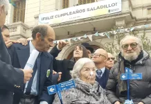 161 aniversario || Momento más que emotivo en el reconocimiento que se llevó en el acto aniversario de la ciudad de Saladillo