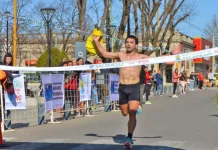 Profeta en su tierra: Ezequiel Aguilera “rompiendo relojes” en los 10k de Saladillo