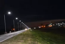 Continúa a buen ritmo la colocación de luminarias LED sobre la Ruta Nacional 205