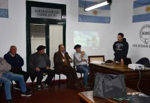 El Intendente José Luis Salomón con parte de su equipo de trabajo se reunieron con miembros de la comisión directiva de la Rural