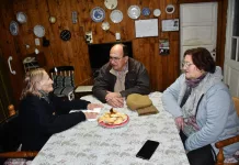 Del Carril | El intendente visito a la Sr. Alicia Caivan