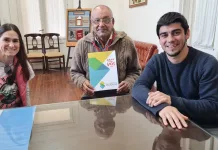 Planos | Los directores Municipales Arq. Albertina Di Iulio y el Prof. Nahuel Tiseira, recibieron al presidente del Centro de Jubilados San Roque Sr. Oscar Adorno