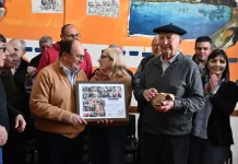 Reconocimiento a Héctor Altamira por los 60 años de canillita