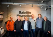 José Luis Salomón junto al Secretario de Desarrollo local Vladimir Wuiovich visitaron Saladillo Neumáticos