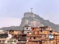 Un argentino volvía del Cristo Redentor, el GPS lo hizo entrar a una favela y lo balearon