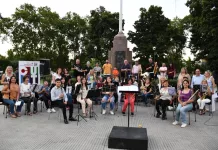 Presentación del taller de banda municipal en la plaza principal