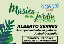 Música en el jardín del palacio municipal