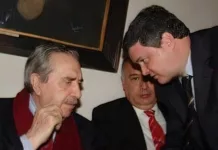 “Hoy se ha ido un militante político, se fue una parte de nosotros, de quienes somos militantes políticos. Por lo tanto “las campanas no solo doblan por “Santiaguito” ,sino también por nosotros”. Carlos Antonio Gorosito.