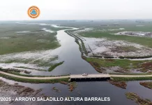 Monitorean el ingreso de agua de los arroyos