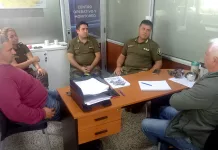 Fernando Arrospide recibió en su oficina a la Comisario Mayor Lorena Gómez, subdirectora de Seguridad Rural, y al Comisario Mayor José Fermín Taballa