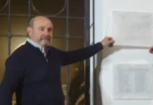 El club Huracán renueva los tableros de las columnas de iluminación