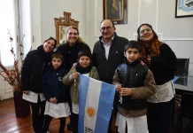 Un grupo de alumnos plurianual de la Escuela N° 10 de La Margarita junto con sus respectivas docentes, realizó un recorrido del centro histórico de Saladillo