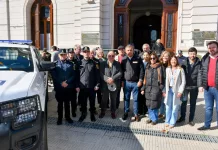 Se realizó la presentación y entrega oficial de dos nuevos móviles patrulleros con la presencia del Subsecretario del Ministerio de Seguridad de la Provincia de Buenos Aires Eduardo Aparicio