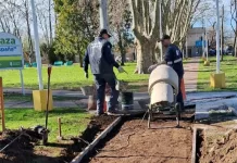 Plaza España || Trabajos de construcción de una rampa de hormigón