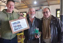 Carlos Vincensi cumplió 65 celebrándolo en familia con amigos y vecinos