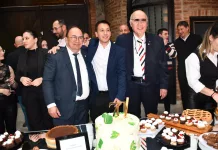Luego del acto oficial de la inauguración de un nuevo edificio para becados se llevó a cabo la cena del 70 Aniversario de la Fundación del Centro de Estudiantes Universitarios de Saladillo en La Plata