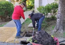 Continúan los trabajos de limpieza de las bocas de tormenta en la planta urbana