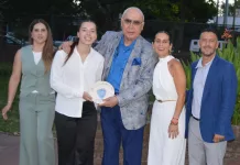 Carlos Gorosito entregó los Premios a la Trayectoria en la Secundaria 2