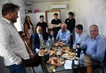 El Embajador de Panamá visitó la planta de la empresa Legurie Frigorífico Regional Saladillo de Gustavo Moscoloni