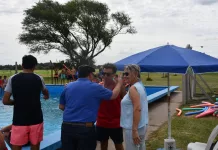 Salomón visitó el natatorio del Aeródromo Provincial donde se está desarrollando todos los días la Colonia Municipal de Vacaciones