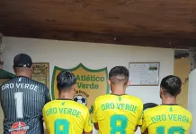 Fútbol: Oro Verde presentó indumentaria