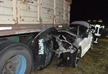 Choque en Ruta 205|| Un Toyota corola chocó en la parte trasera de un acoplado