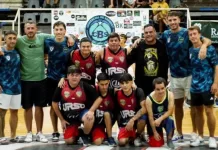 Por Arriba de la Barrera en el Comercial de Basquet