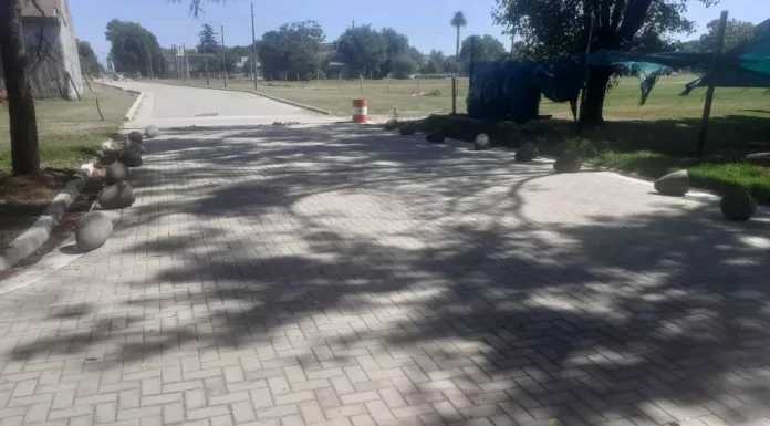 Avenida Moreno || Continúan por estos días los trabajos Actualmente se encuentra en la etapa de la colocación de bolardos