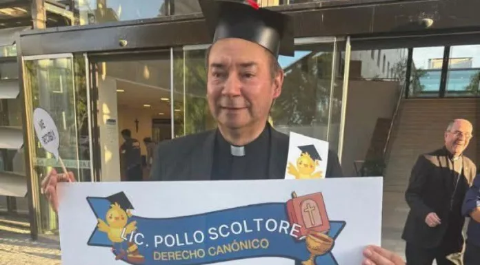 El Padre Mauricio Scoltore Obtuvo su título en Derecho Canónico