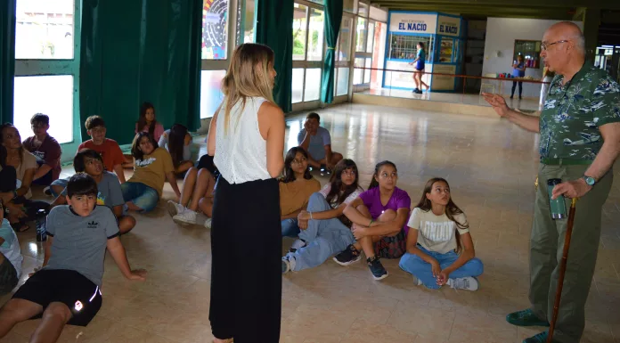 “Los avances tecnológicos y la inteligencia artificial están presentes en la sociedad, es una realidad que no se puede soslayar, por lo tanto, debemos acompañar activamente a los establecimientos educativos en el desarrollo de la educación digital.” Carlos Antonio Gorosito