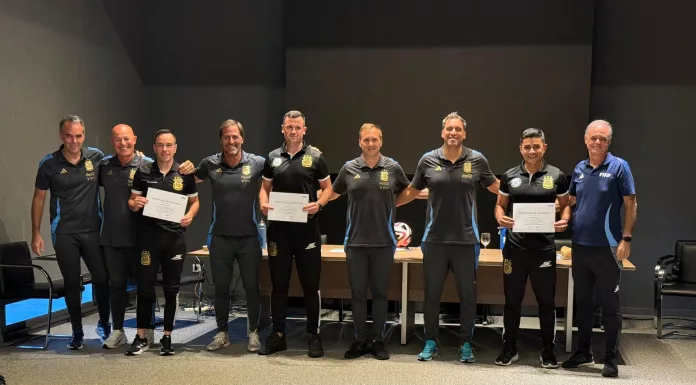 Badano dijo presente en un nuevo curso FIFA RAP para árbitros asistentes!