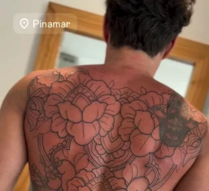 Nicolás Cabré se tatuó toda la espalda: las imágenes del impactante diseño que eligió