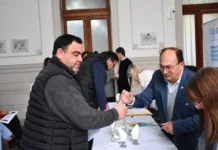 Se llevó a cabo el acto de firma de escrituras, tramitadas con intervención de la Escribanía General de Gobierno y la Municipalidad de Saladillo