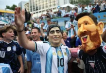 Locura por una entrada para ver Argentina-Inglaterra: los testimonios de los hinchas que buscan a último momento y cuánto valen