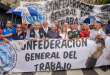 La CGT, la CTA y movimientos sociales marchan al Congreso junto a los jubilados